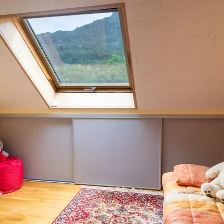 Vakantiehuis La Maison Bleue 4/6 Personnes Saint-Étienne-du-Valdonnez