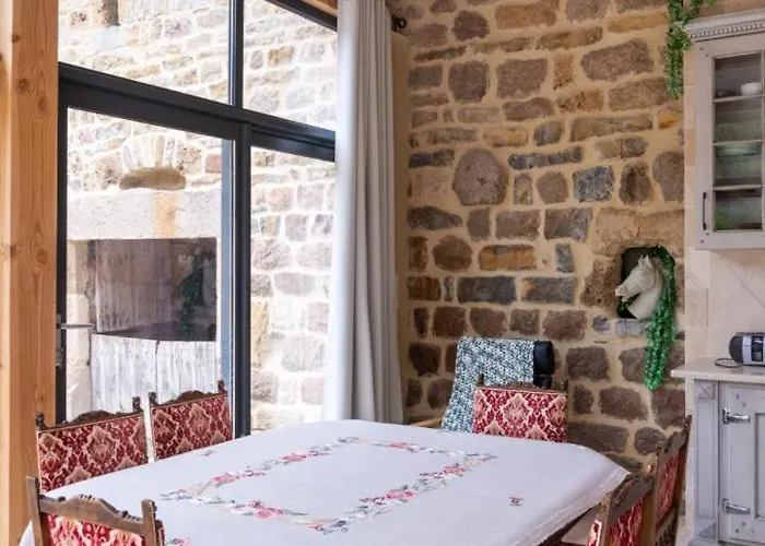 La Maison Bleue 4/6 Personnes Дом отдыха Saint-Etienne-du-Valdonnez